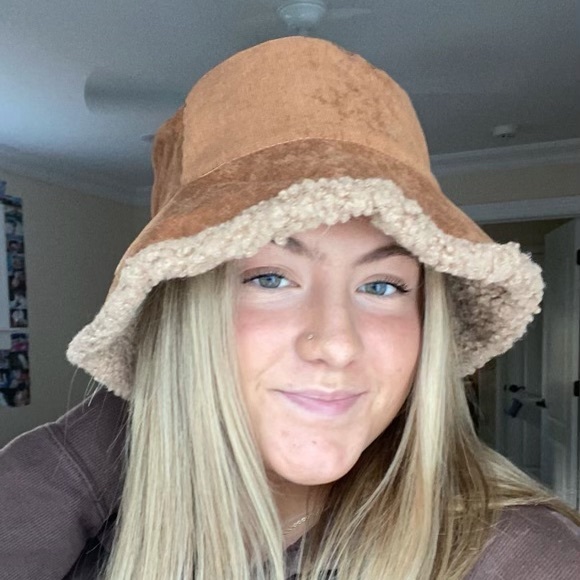 Accessories - Reversible Corduroy And  Fleece Bucket Hat